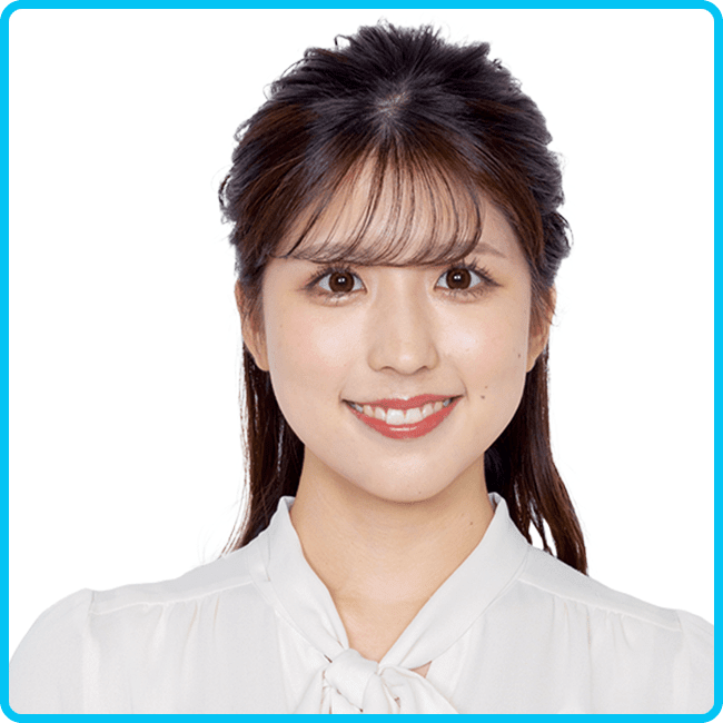 ⼩林 李⾐奈